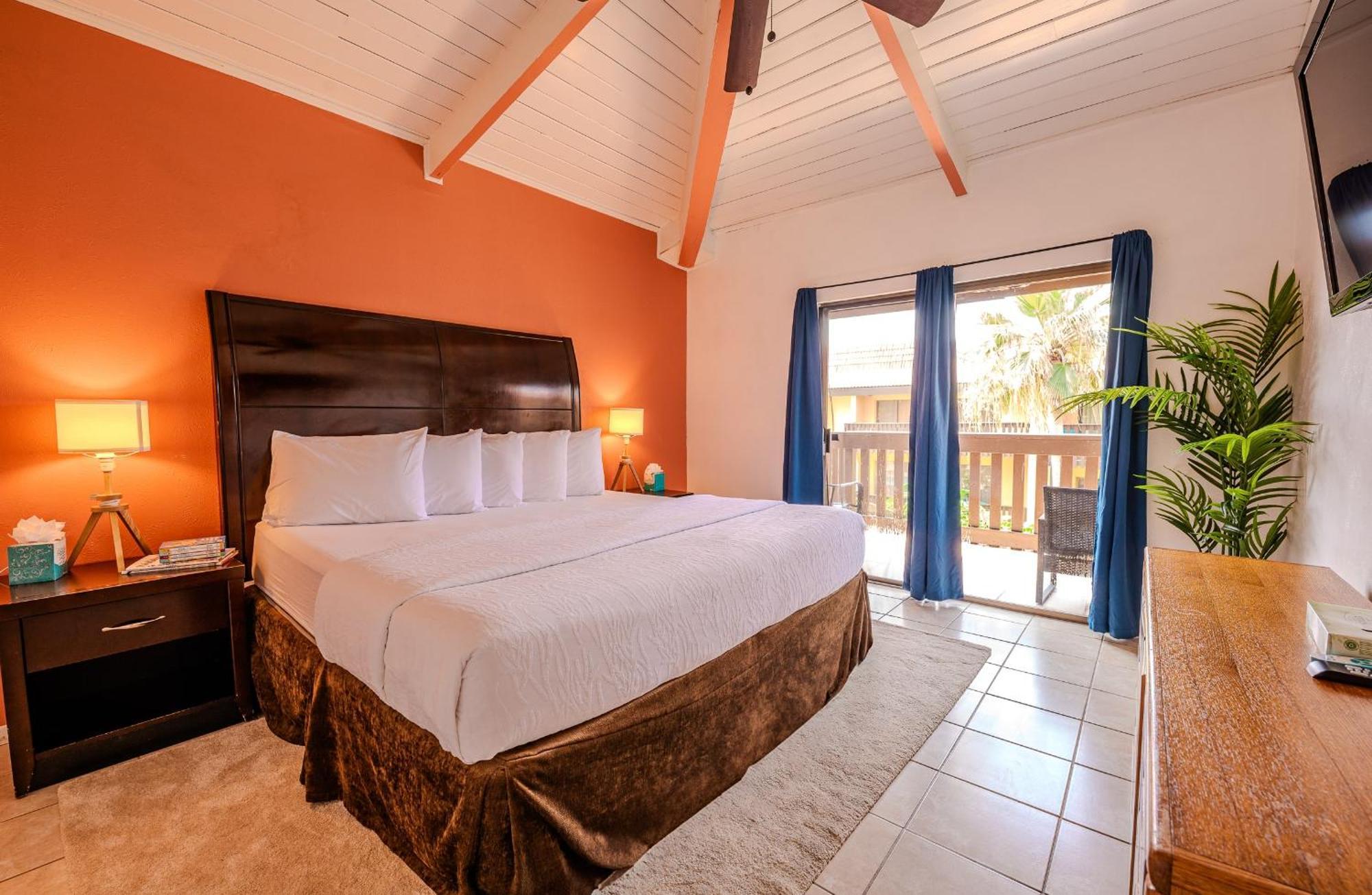 Kingfishers Retreat Serene 1Br Escape With Balcony 207 Pulau Padre Selatan Bagian luar foto